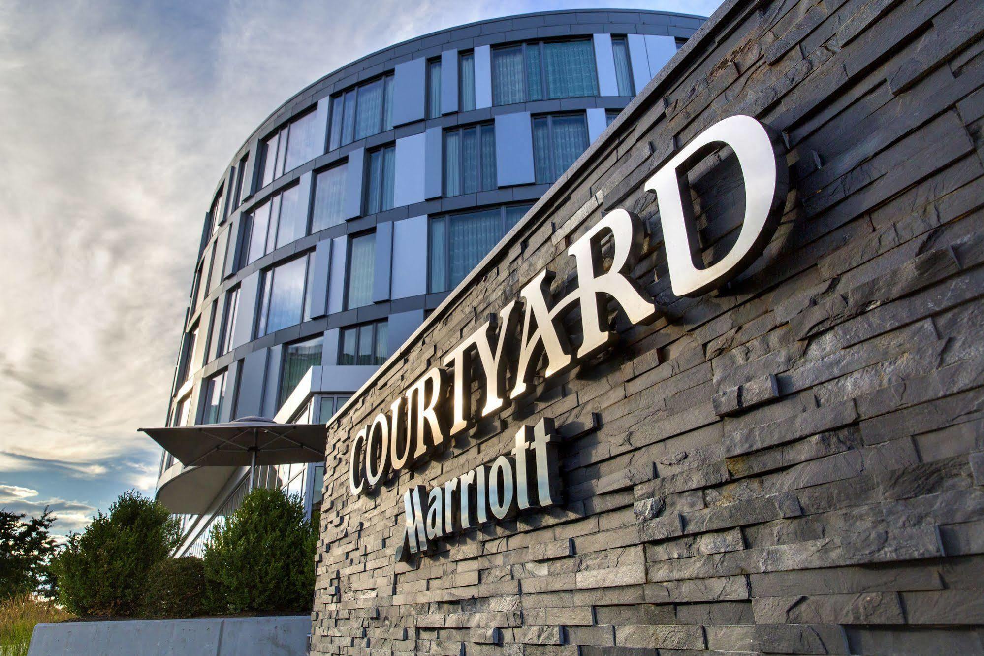 Courtyard By Marriott Philadelphia South At The Navy Yard Hotel Exterior photo